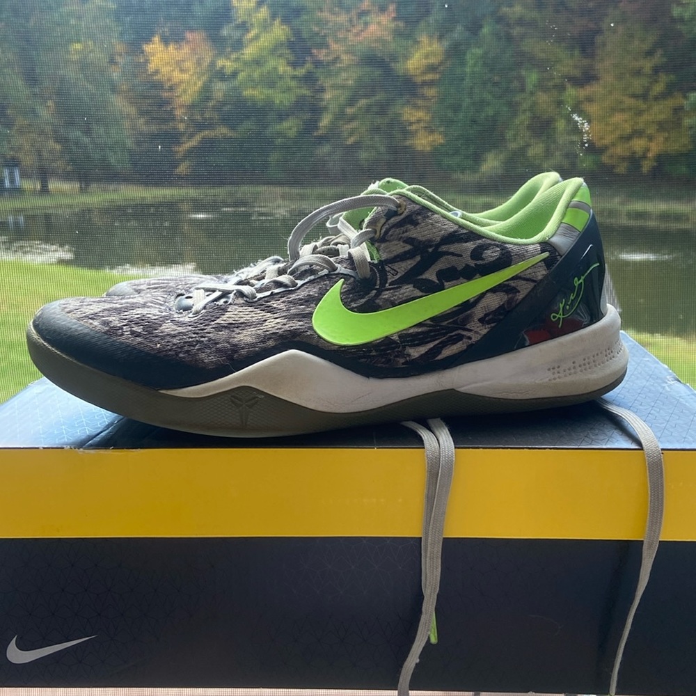 Kobe 8 Graffiti